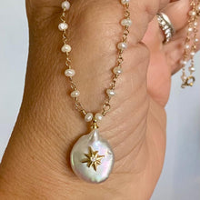 Load image into Gallery viewer, Pearl choker with pearl star center
