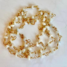 Load image into Gallery viewer, Tiny shell beads necklace