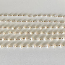 Load image into Gallery viewer, Pearl necklace rosary style