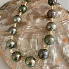 Load image into Gallery viewer, Tahitian Pearl Necklace - Peacock