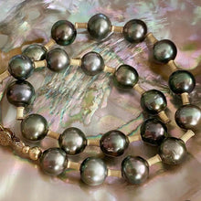 Load image into Gallery viewer, Tahitian Pearl Necklace - Peacock