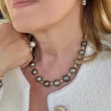 Load image into Gallery viewer, Tahitian Pearl Necklace - Peacock