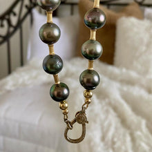 Load image into Gallery viewer, Tahitian Pearl Necklace - Peacock
