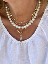 Load image into Gallery viewer, Pearl necklace with cubic zirconia