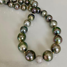 Load image into Gallery viewer, Tahitian pearl necklace with disco ball