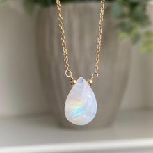 Load image into Gallery viewer, Moonstone drop gold necklace