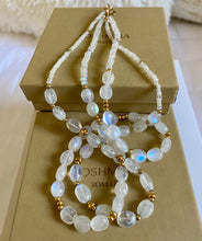 Load image into Gallery viewer, Moonstone necklace with gold beads