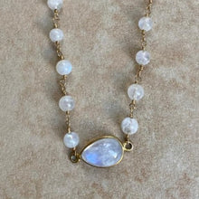 Load image into Gallery viewer, Moonstone Choker - Lana