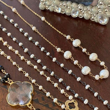 Load image into Gallery viewer, Pearl Choker- Consuelo