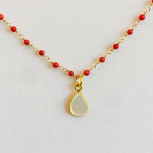 Load image into Gallery viewer, Coral necklace with MOP drop