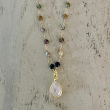 Load image into Gallery viewer, Agate Necklace with Rose Quartz