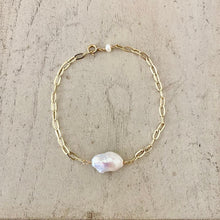 Load image into Gallery viewer, Paperclip Bracelet with Pearl