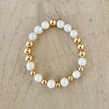 Load image into Gallery viewer, Gold Beads Bracelet with Pearl