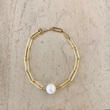 Load image into Gallery viewer, Paperclip Bracelet with Pearl