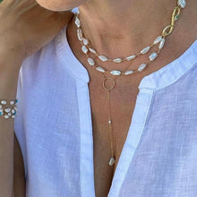 Load image into Gallery viewer, Pearl Necklace with Serpent