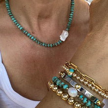 Load image into Gallery viewer, Turquoise bracelet with pearl center