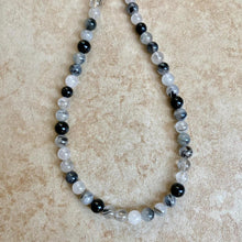 Load image into Gallery viewer, Quartz Necklace - Domino