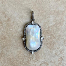 Load image into Gallery viewer, Jumbo Pearl Pendant
