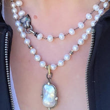 Load image into Gallery viewer, Pearl Necklace - Leopard