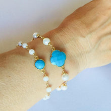 Load image into Gallery viewer, Mother of Pearl Clover Bracelet