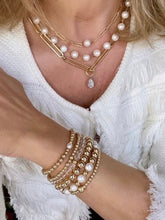 Load image into Gallery viewer, Gold Beads Bracelet with Pearl