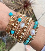 Load image into Gallery viewer, Turquoise bracelet with pearl center