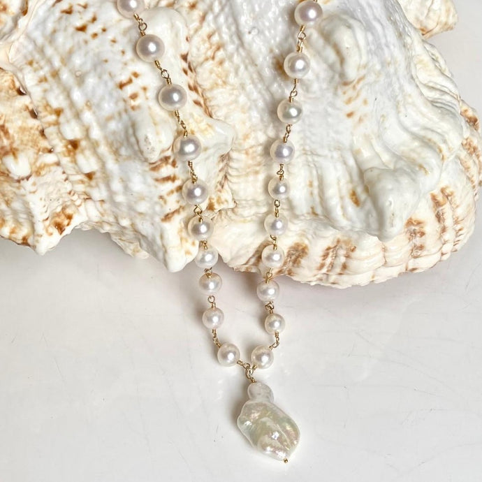 White Biwa pearl with small pearls