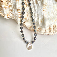 Load image into Gallery viewer, PEARL NECKLACE - RIMA
