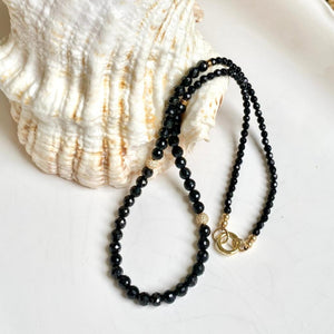 BLACK SPINEL NECKLACE - CHARMED