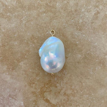 Load image into Gallery viewer, FIREBALL PEARL PENDANT
