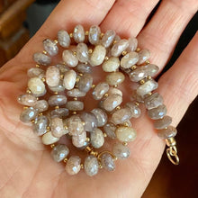 Load image into Gallery viewer, MOONSTONE NECKLACE - SPLASH
