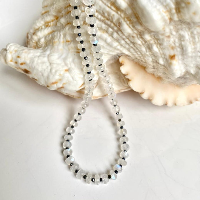 MOONSTONE NECKLACE - SHAKHTI