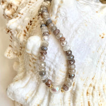 Load image into Gallery viewer, MOONSTONE NECKLACE - LARIA
