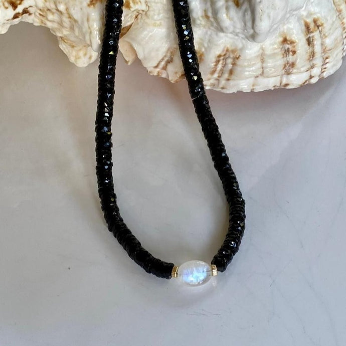 BLACK SPINEL NECKLACE - CLEO