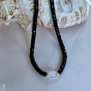 BLACK SPINEL NECKLACE - CLEO