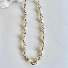 Load image into Gallery viewer, Tiny shell beads necklace
