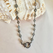 Load image into Gallery viewer, LABRADORITE NECKLACE - GRIS
