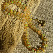 Load image into Gallery viewer, Opal beads necklace
