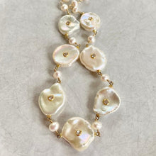 Load image into Gallery viewer, PEARL NECKLACE - VENUS
