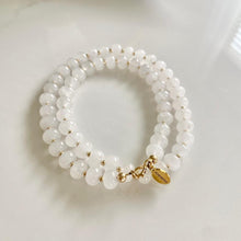 Load image into Gallery viewer, White Jade Necklace - Snow
