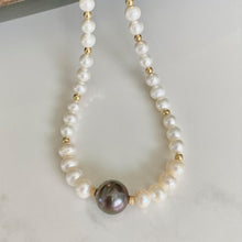 Load image into Gallery viewer, Tahiti - Pearl Necklace
