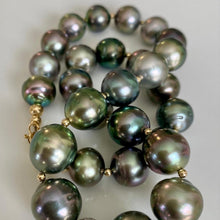 Load image into Gallery viewer, Tahitian pearl necklace with disco ball
