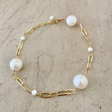 Load image into Gallery viewer, PEARL PAPERCLIP BRACELET CARRIE
