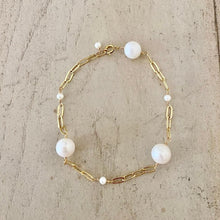 Load image into Gallery viewer, PEARL PAPERCLIP BRACELET CARRIE
