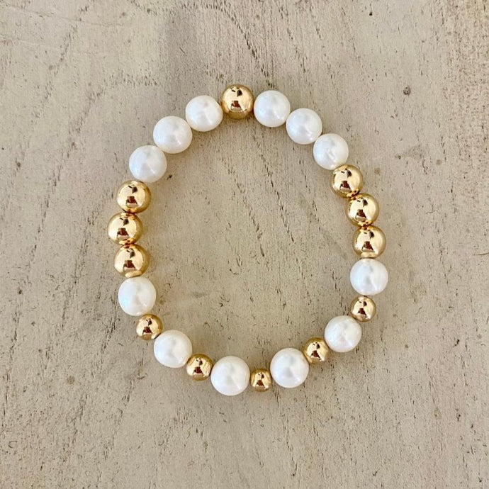 GOLD BEADS WITH CHUNKY PEARL
