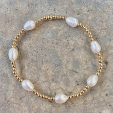 Load image into Gallery viewer, GOLD BEADS STACK WITH PEARL - SITGES
