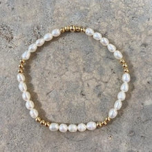 Load image into Gallery viewer, GOLD BEADS STACK WITH PEARL - SITGES
