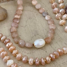Load image into Gallery viewer, MOONSTONE NECKLACE - MOIRA
