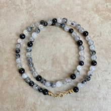 Load image into Gallery viewer, QUARTZ NECKLACE - DOMINO
