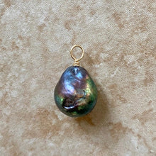 Load image into Gallery viewer, PEARL CHARM PEACOCK
